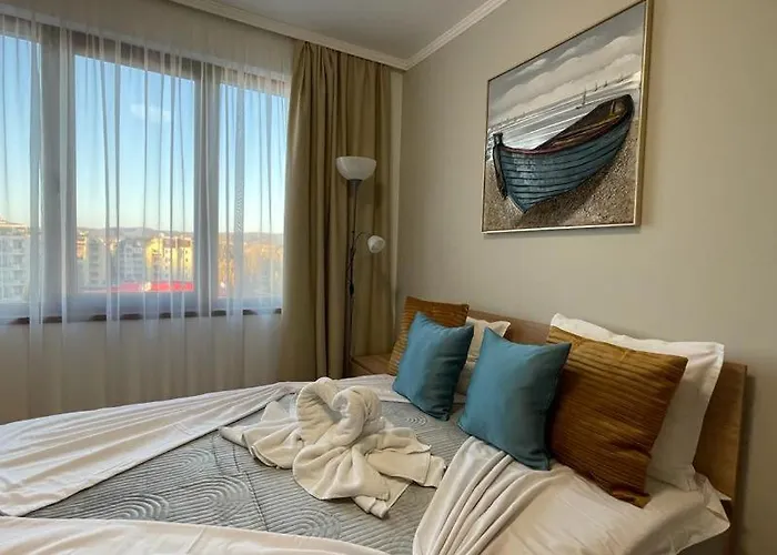 Summer Breeze 506 Private Sunny Apartment *